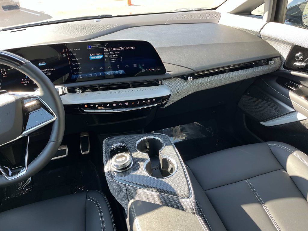 Used 2025 Cadillac Optiq Sport 1 AWD/4WD image 15