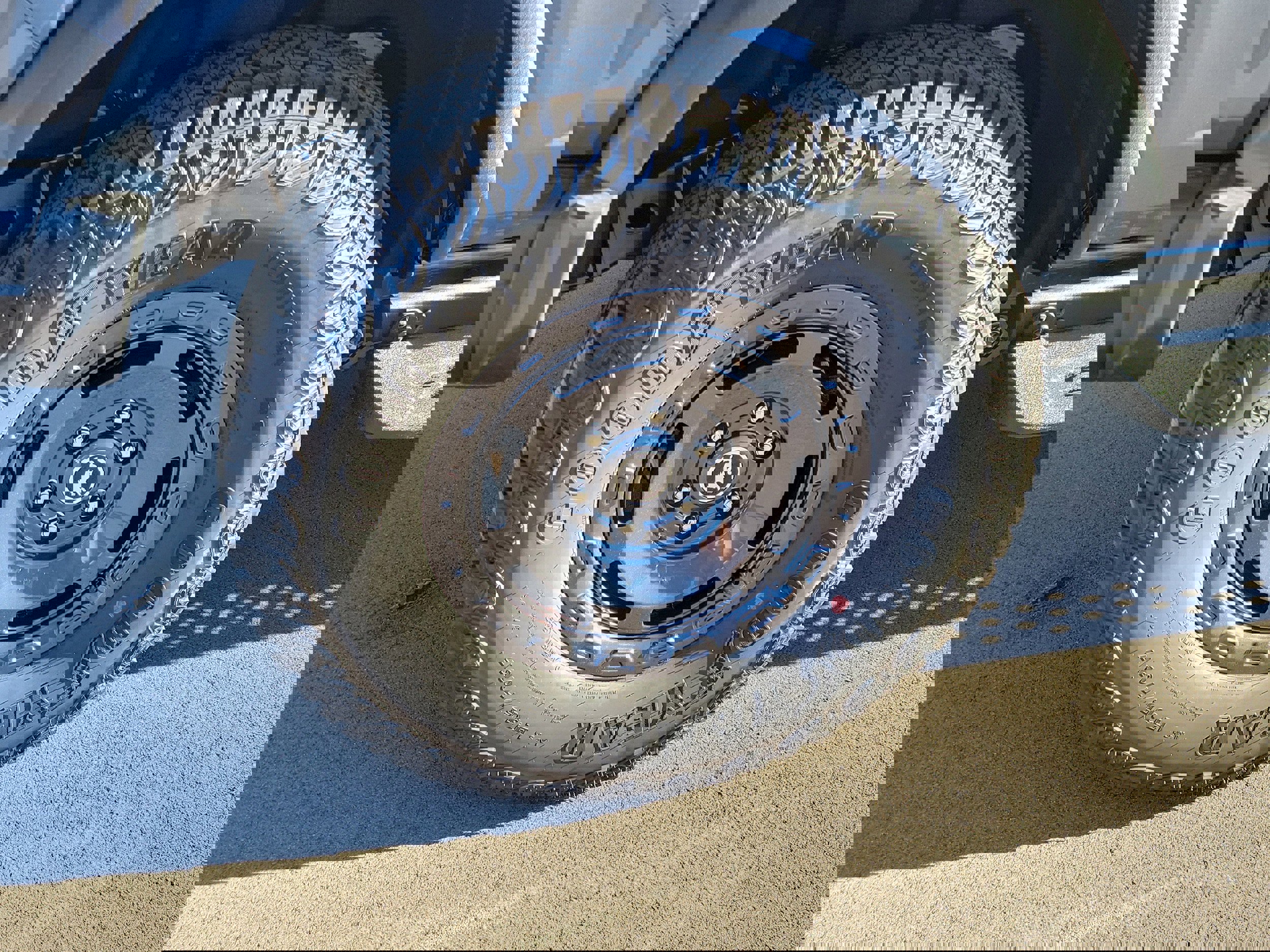 New 2025 Ford Bronco Badlands image 5