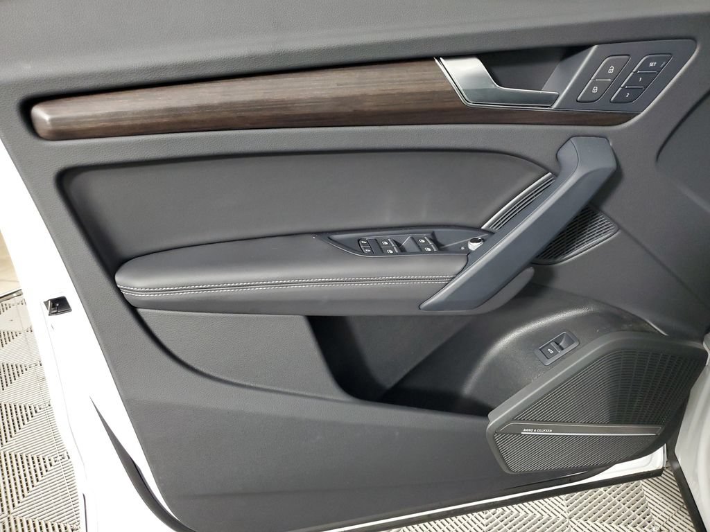 Used 2023 Audi Q5 2.0T Premium Plus w/ Premium Plus Package AWD/4WD image 19