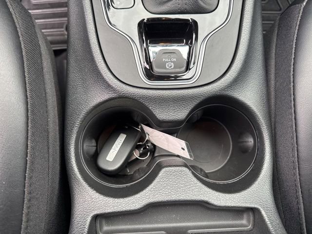 Used 2023 Jeep Cherokee Altitude Lux image 30