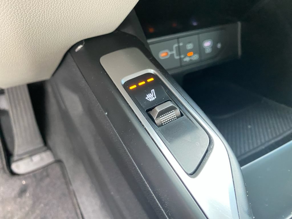 Used 2025 Kia Sorento EX w/ Panoramic Sunroof Package FWD image 19