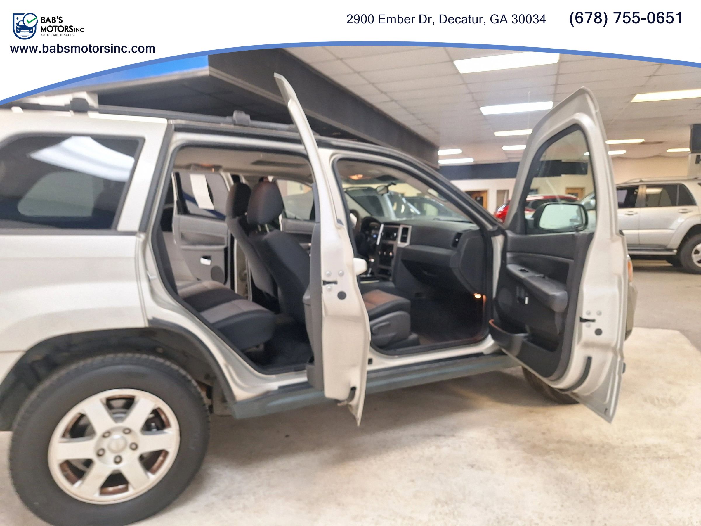 Used 2009 Jeep Grand Cherokee Laredo w/ Sun/Sound Group image 13