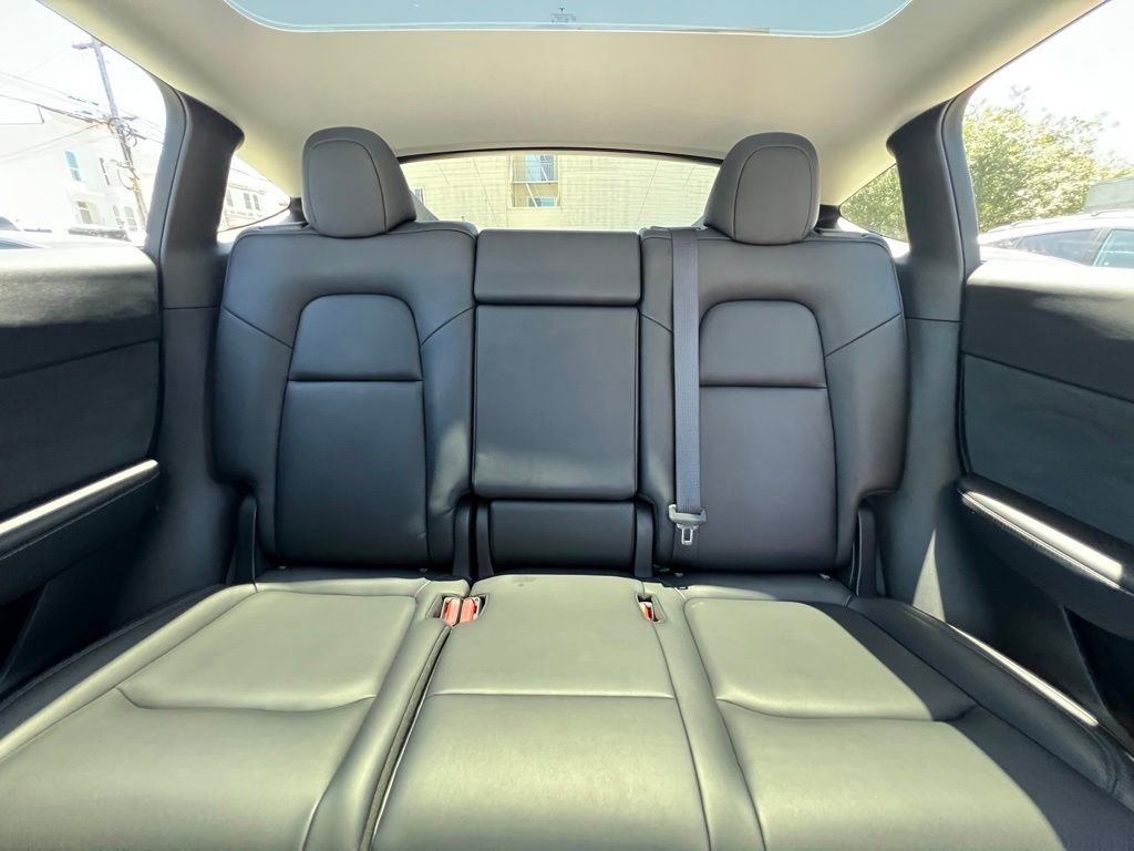 Used 2024 Tesla Model Y Long Range AWD/4WD image 15