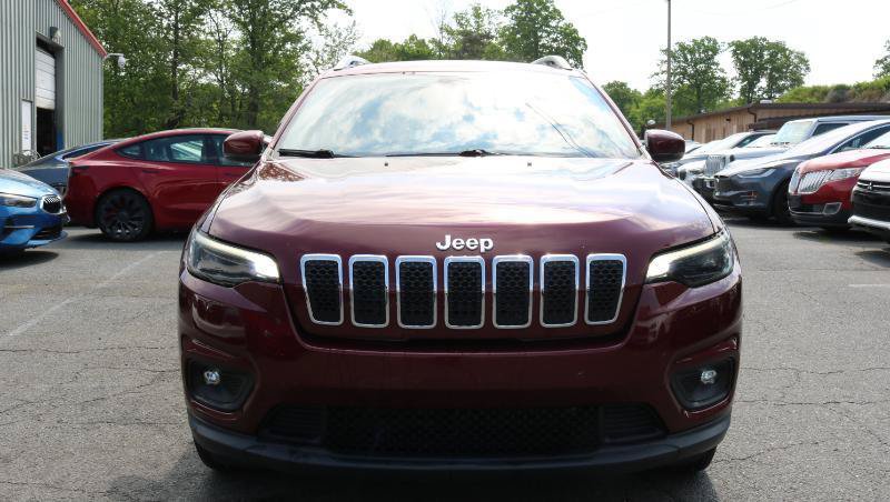 Used 2019 Jeep Cherokee Latitude Plus w/ Cold Weather Group AWD/4WD image 2