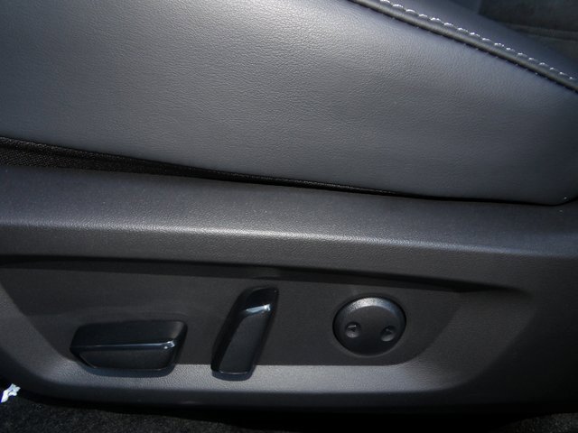 New 2025 Mitsubishi Outlander SE image 17