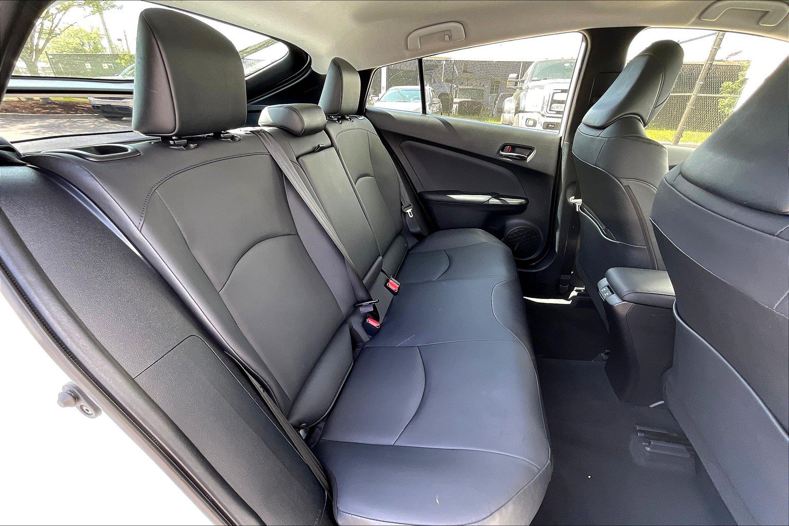 Used 2022 Toyota Prius AWD image 31