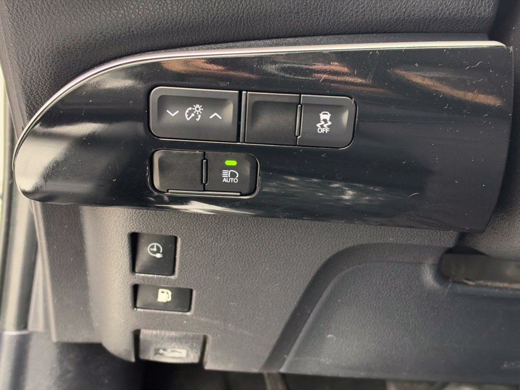 Used 2021 Toyota Prius Prime LE FWD image 21