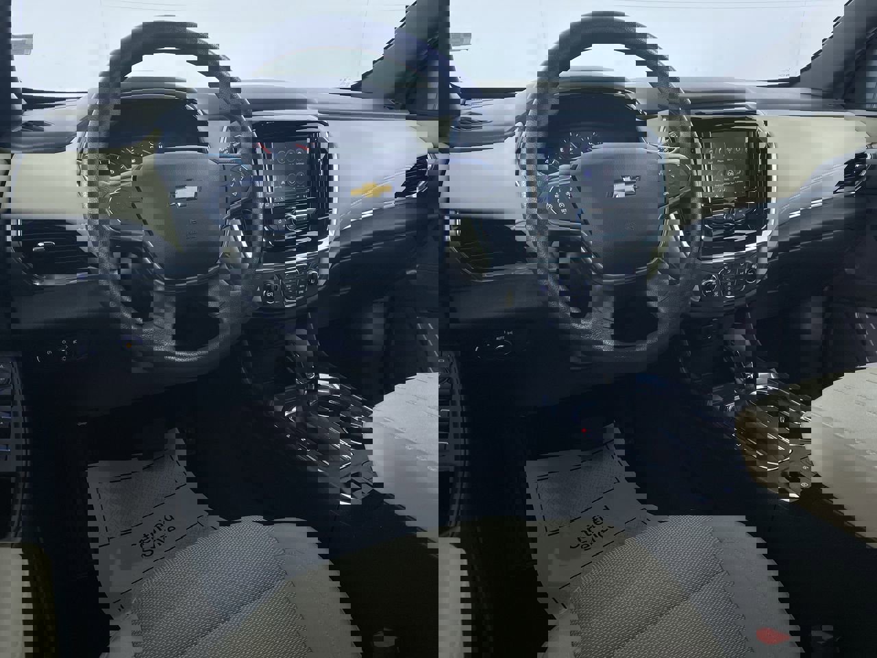 Used 2023 Chevrolet Traverse LS video 2