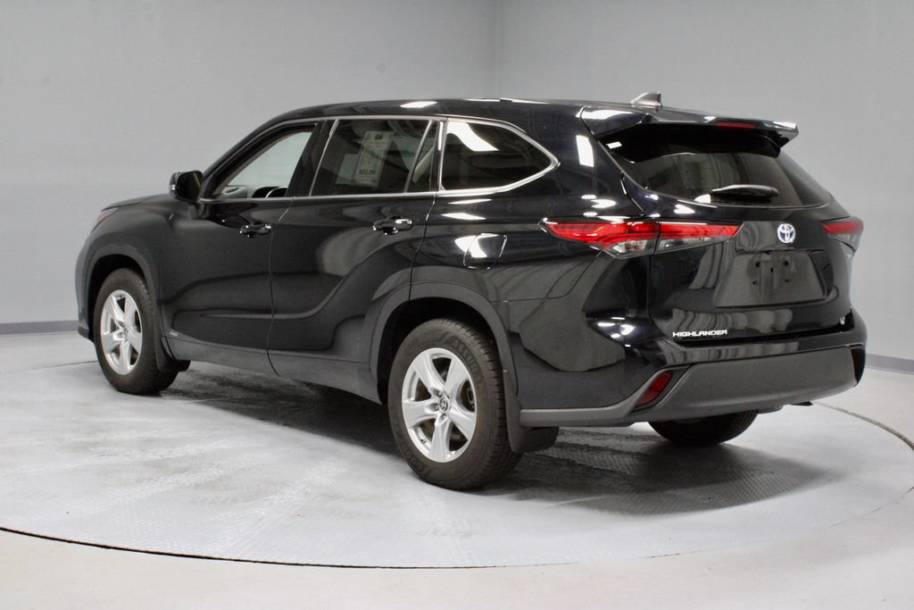 Used 2022 Toyota Highlander LE AWD/4WD image 8