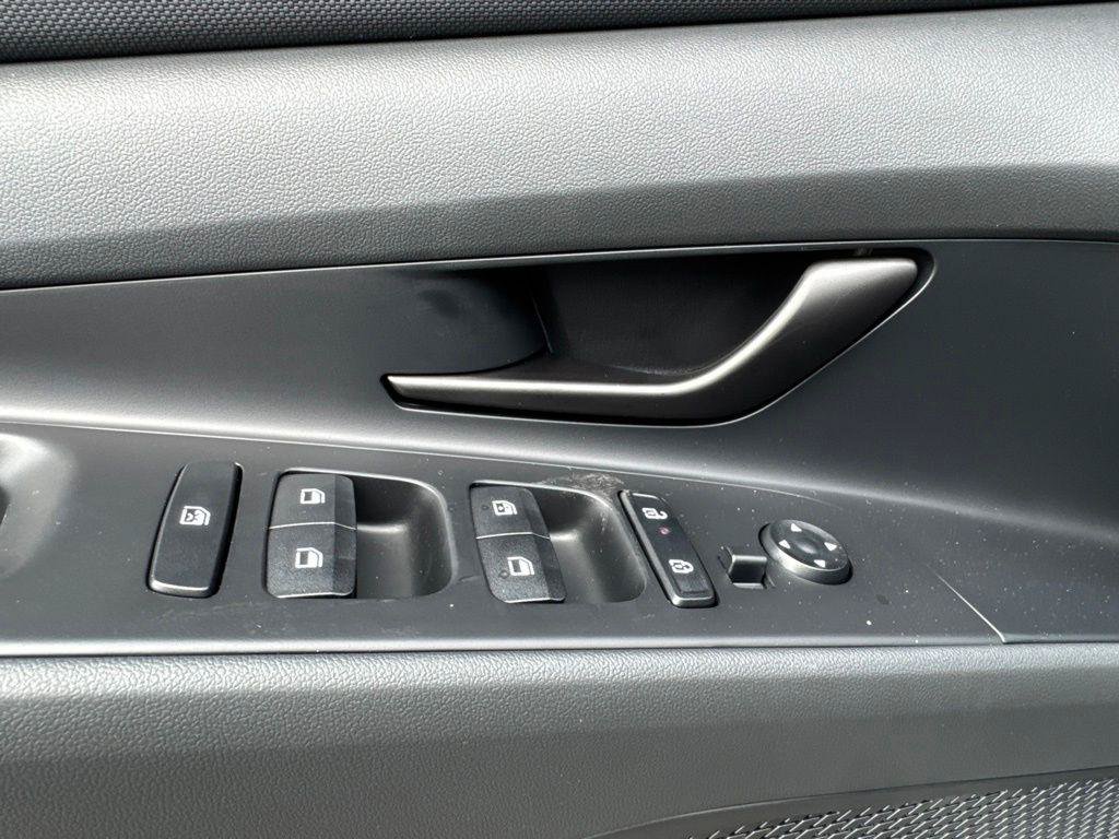 New 2026 Hyundai Elantra SEL Sport FWD image 11