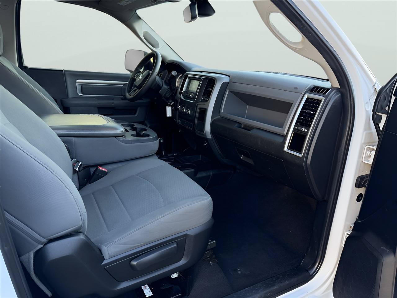 Used 2015 RAM 2500 Tradesman w/ Chrome Appearance Group AWD/4WD image 14