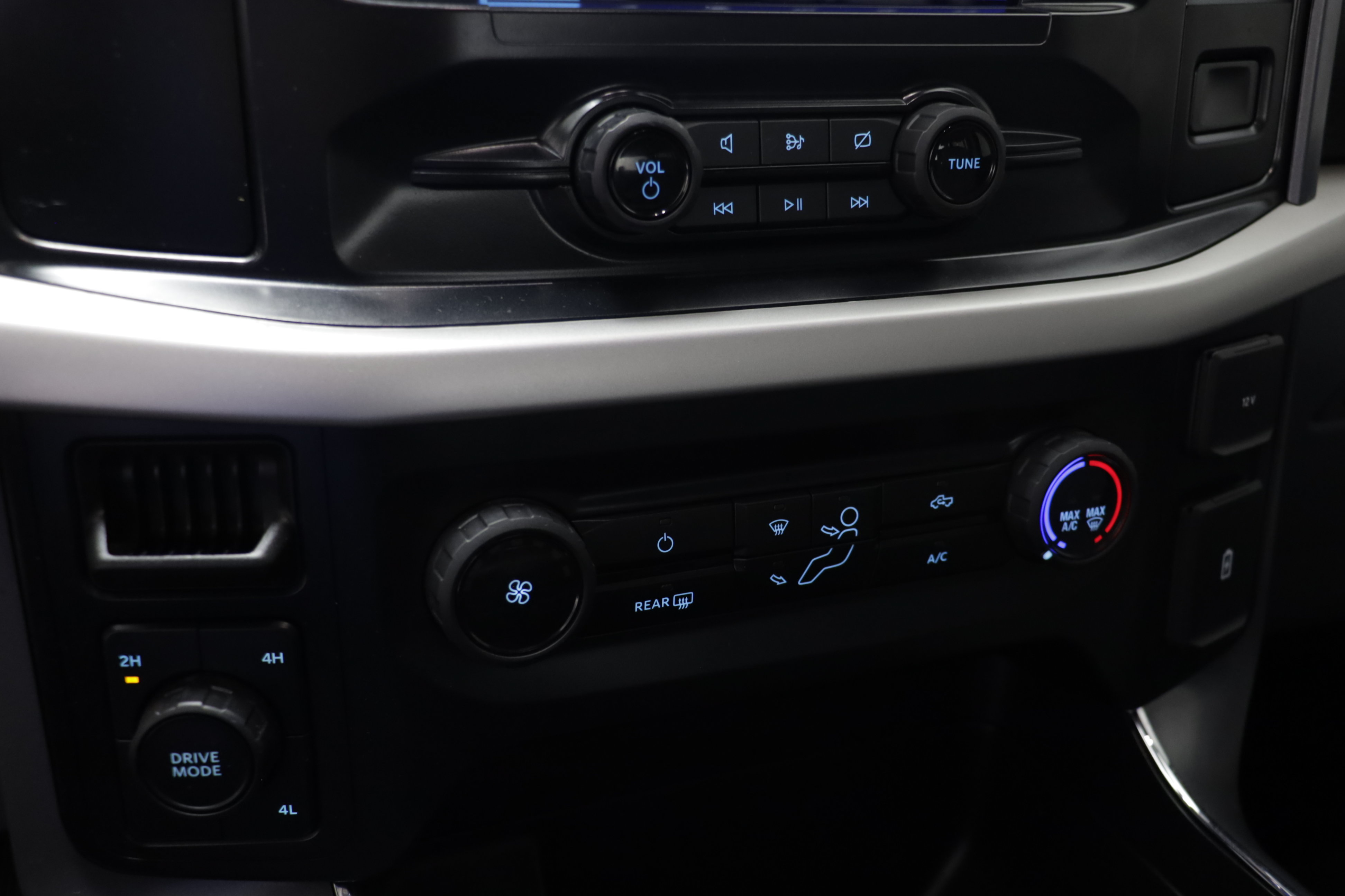 Used 2023 Ford F150 XLT w/ XTR Package AWD/4WD image 12