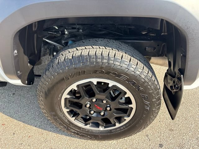 Used 2024 Toyota Tacoma TRD Off-Road w/ TRD Off Road Premium Package AWD/4WD image 5