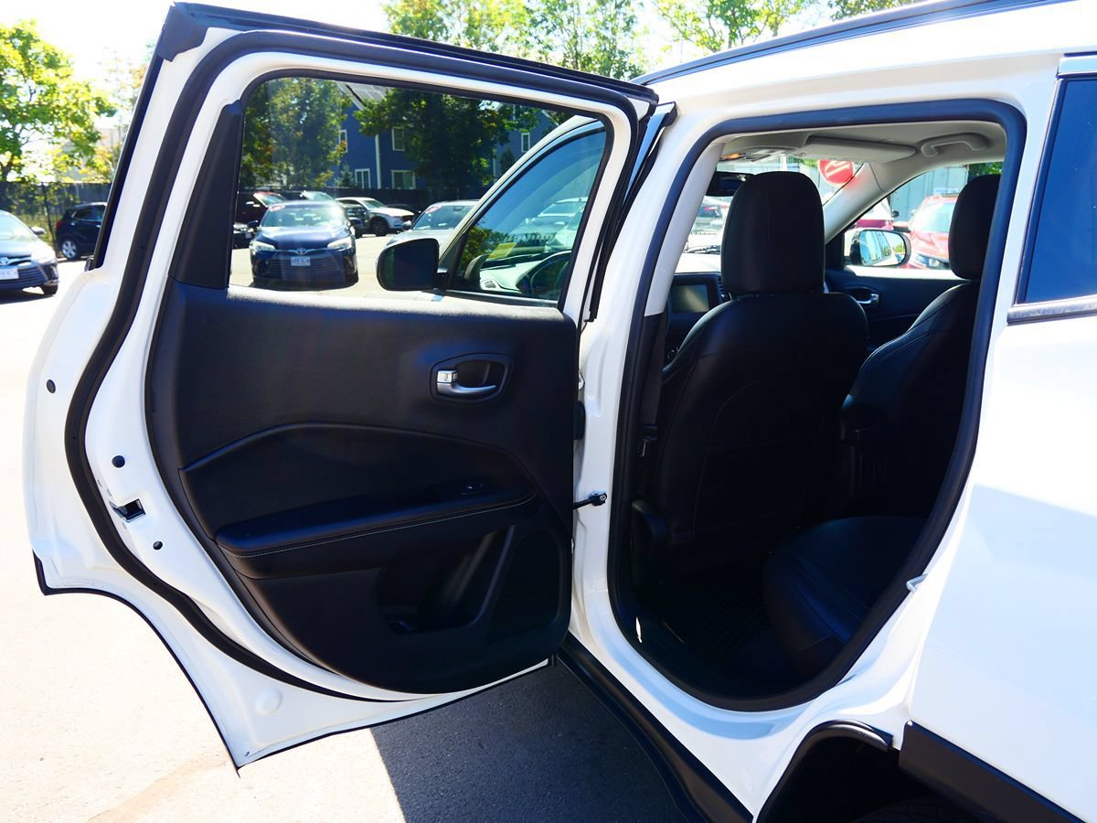 Used 2019 Jeep Compass Latitude w/ Popular Equipment Group AWD/4WD image 26