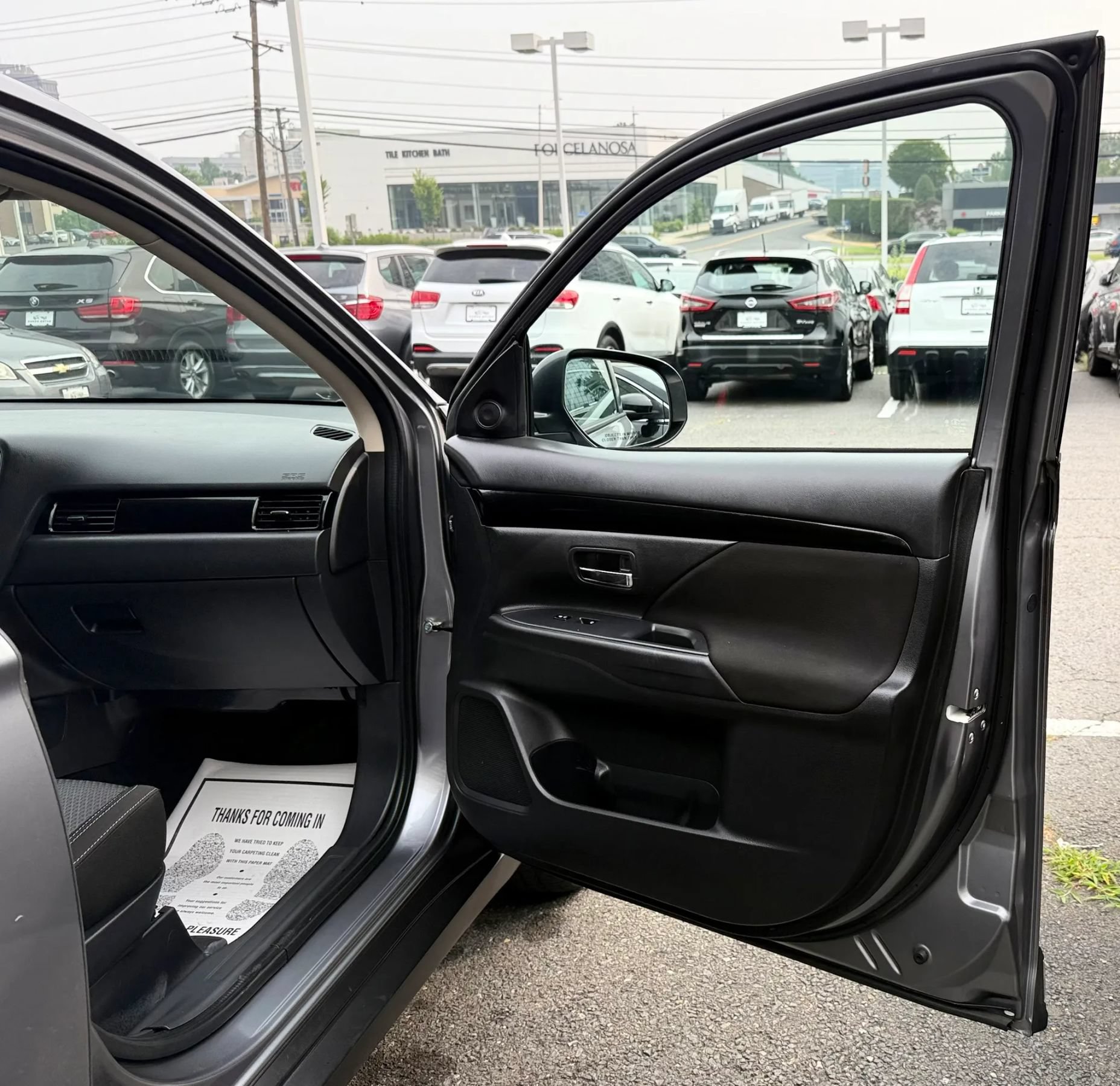 Used 2020 Mitsubishi Outlander ES FWD image 33