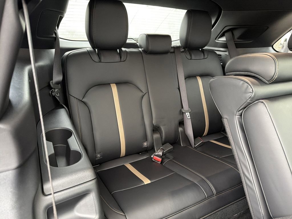 Used 2026 MAZDA CX-90 3.3 Turbo S w/ Premium Package image 23