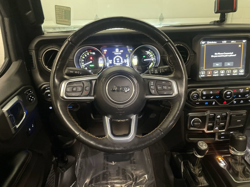 Used 2023 Jeep Wrangler Unlimited Sahara AWD/4WD image 5
