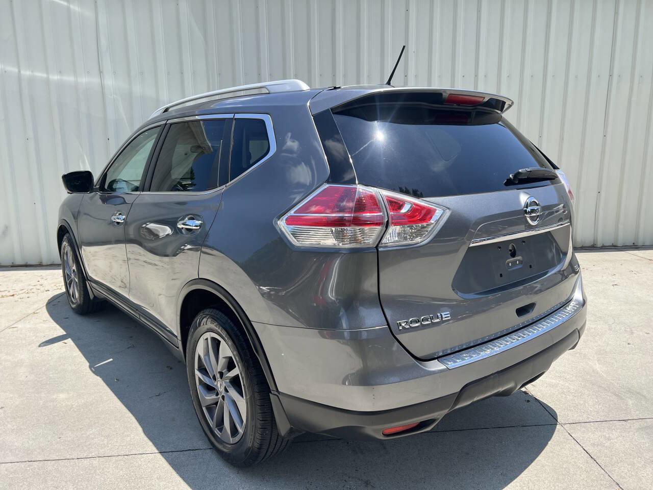 Used 2016 Nissan Rogue SL w/ SL Premium Package image 5