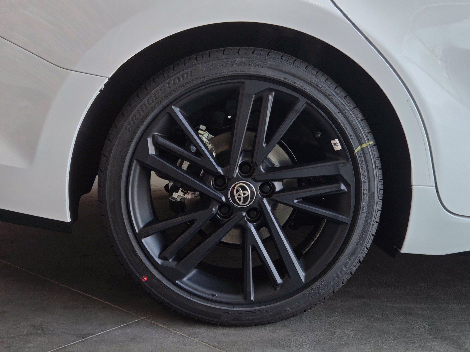 New 2026 Toyota Camry Hybrid FWD image 6