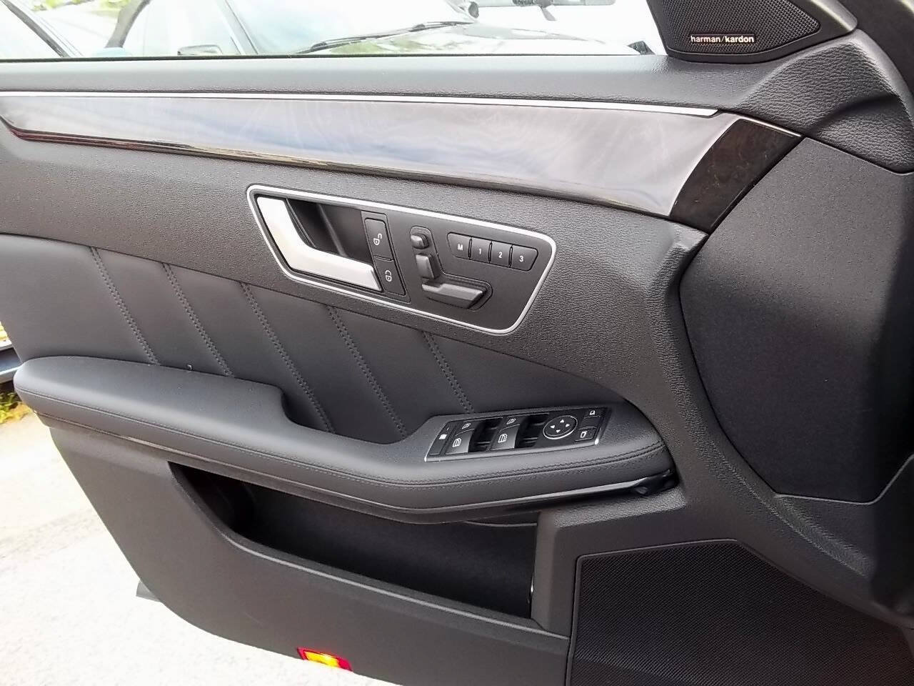 Used 2013 Mercedes-Benz E 350 4MATIC Sedan image 14