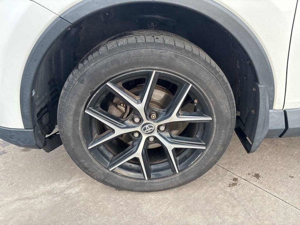 Used 2017 Toyota RAV4 SE w/ Power Special Value Package image 11