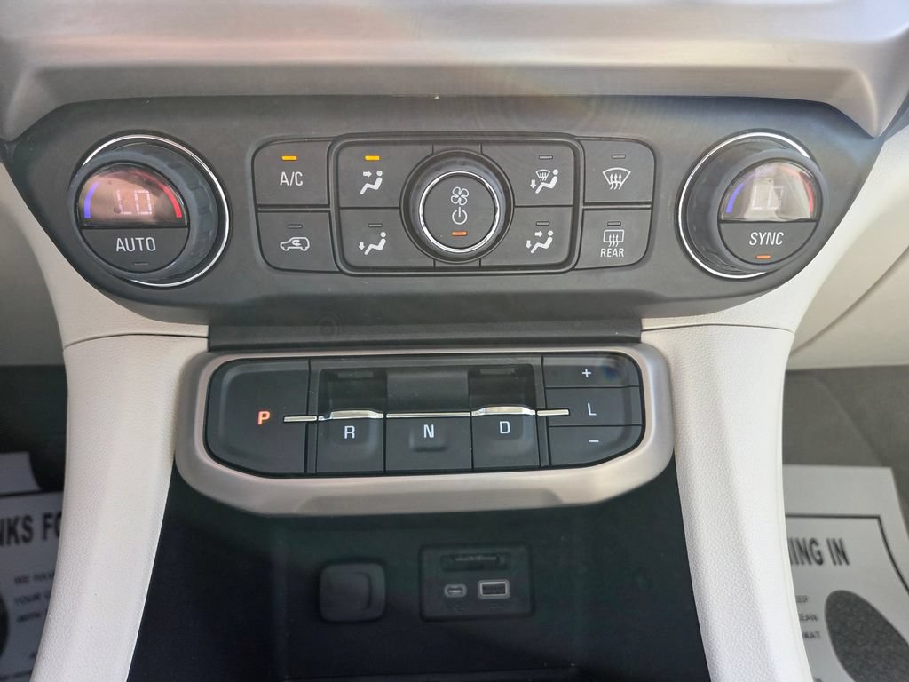 Used 2023 GMC Acadia Denali AWD/4WD image 32