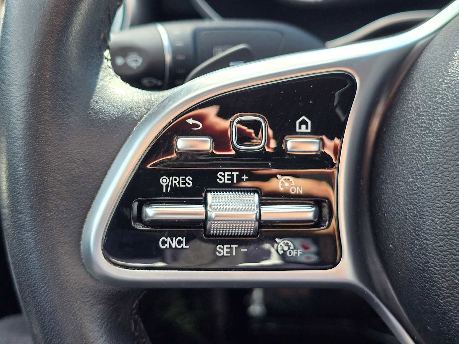 Used 2020 Mercedes-Benz C 300 Sedan image 32