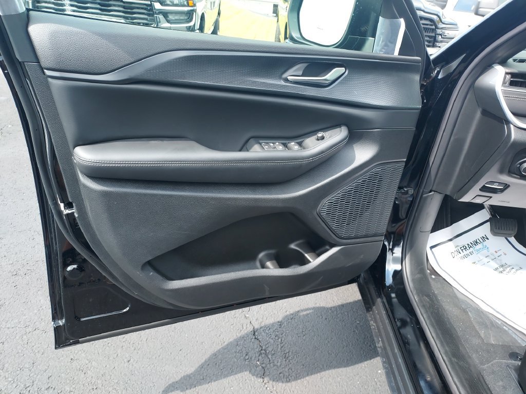 New 2027 Jeep Grand Cherokee Laredo X AWD/4WD image 12