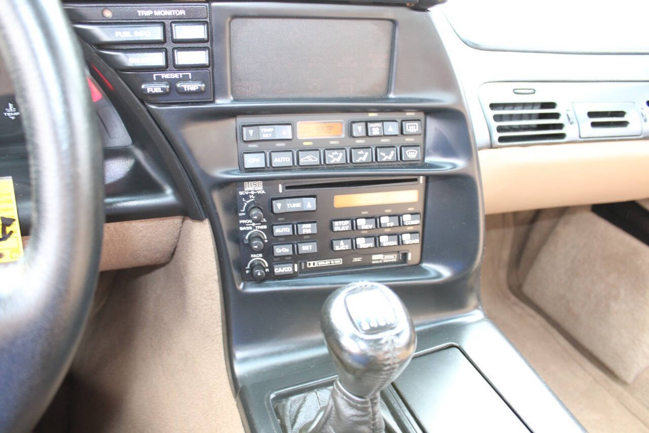 Used 1996 Chevrolet Corvette Convertible RWD image 17