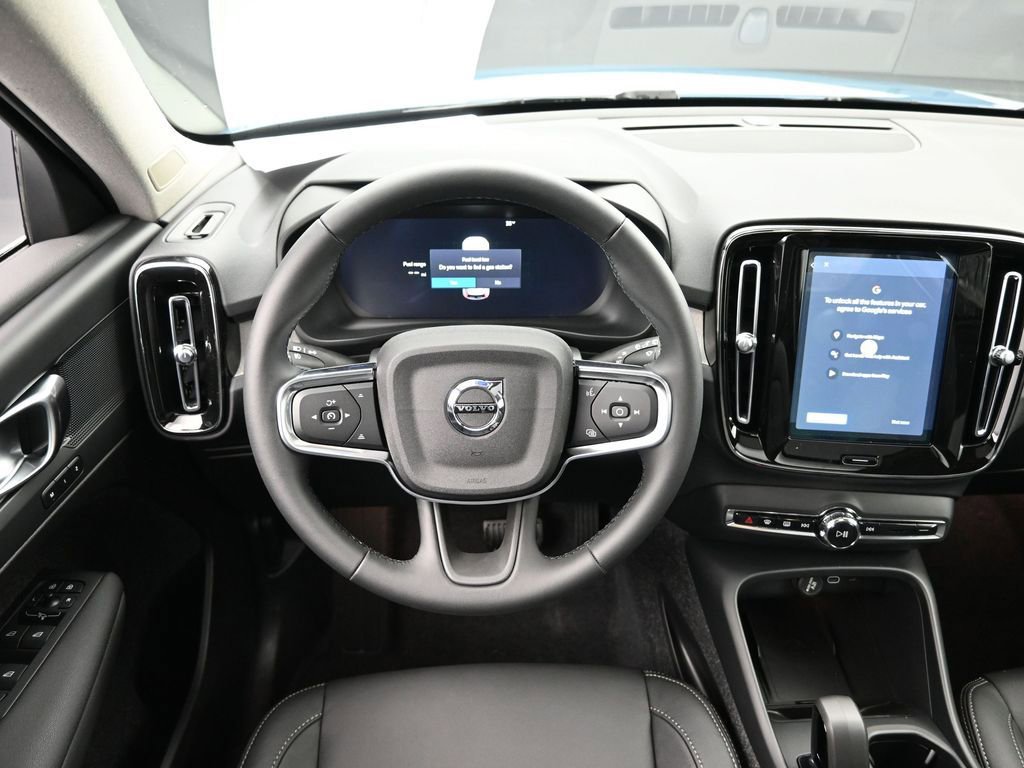 New 2025 Volvo XC40 B5 Core w/ Climate Package AWD/4WD image 18