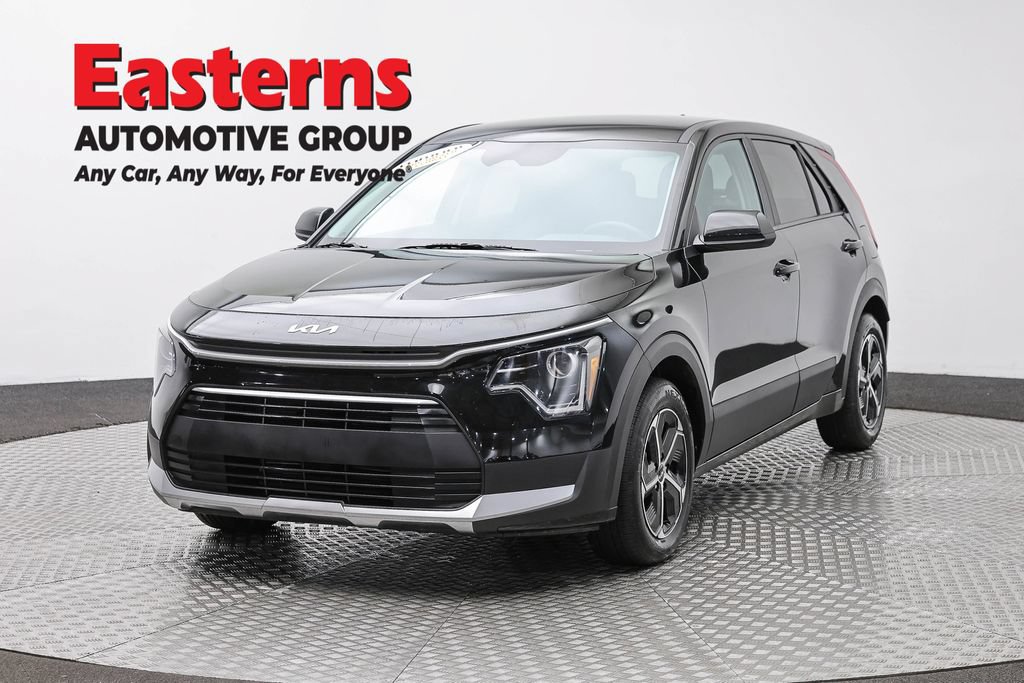 Used 2025 Kia Niro LX FWD image 1