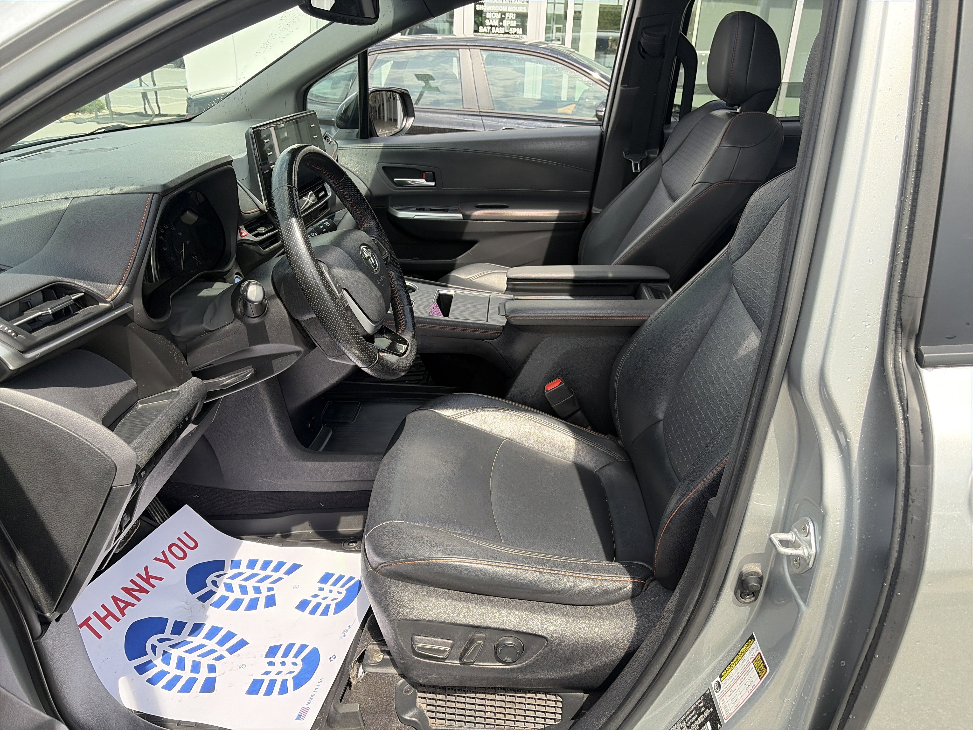 Used 2022 Toyota Sienna XSE AWD/4WD image 18