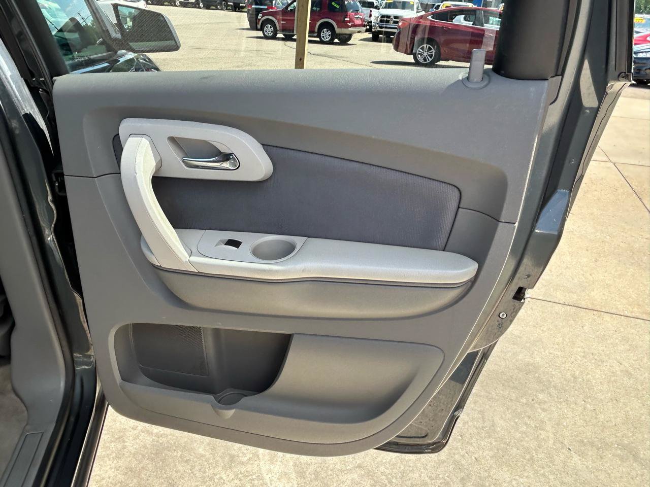 Used 2011 Chevrolet Traverse LS AWD/4WD image 16