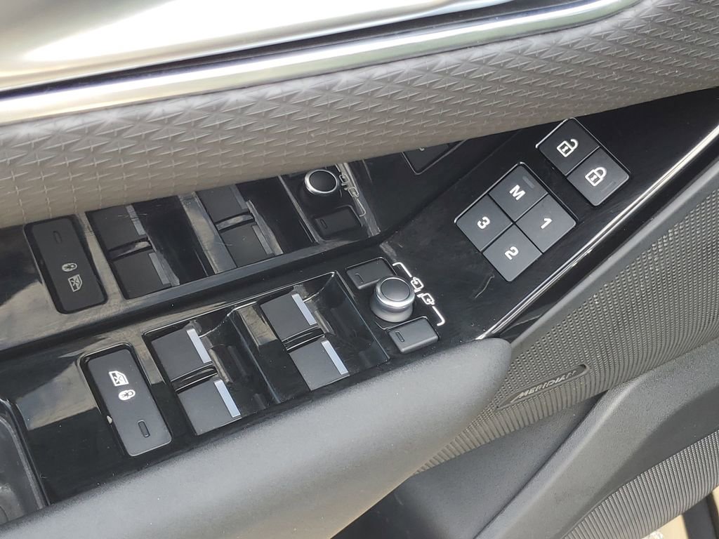 Used 2022 Land Rover Range Rover Velar R-Dynamic S AWD/4WD image 9