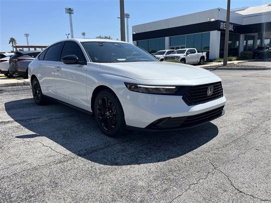 New 2025 Honda Accord SE image 2