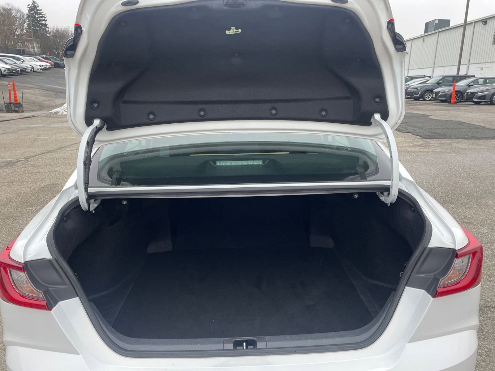 Used 2025 Toyota Camry LE image 30