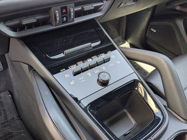 Used 2024 Porsche Cayenne image 16