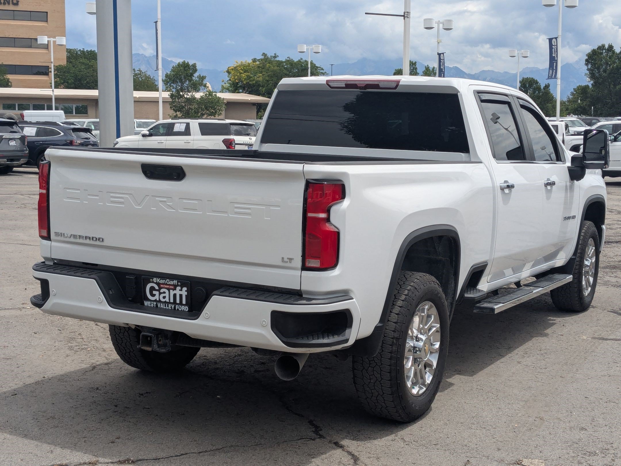 Used 2025 Chevrolet Silverado 3500 LT w/ Z71 Chrome Sport Edition AWD/4WD image 3
