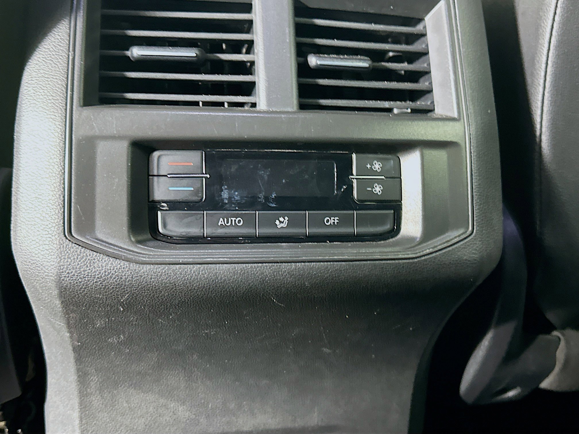 Used 2022 Volkswagen Atlas SE FWD image 26