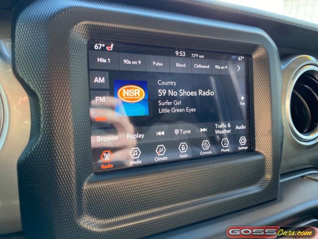 Certified 2020 Jeep Gladiator Overland w/ Cold Weather Group image 12