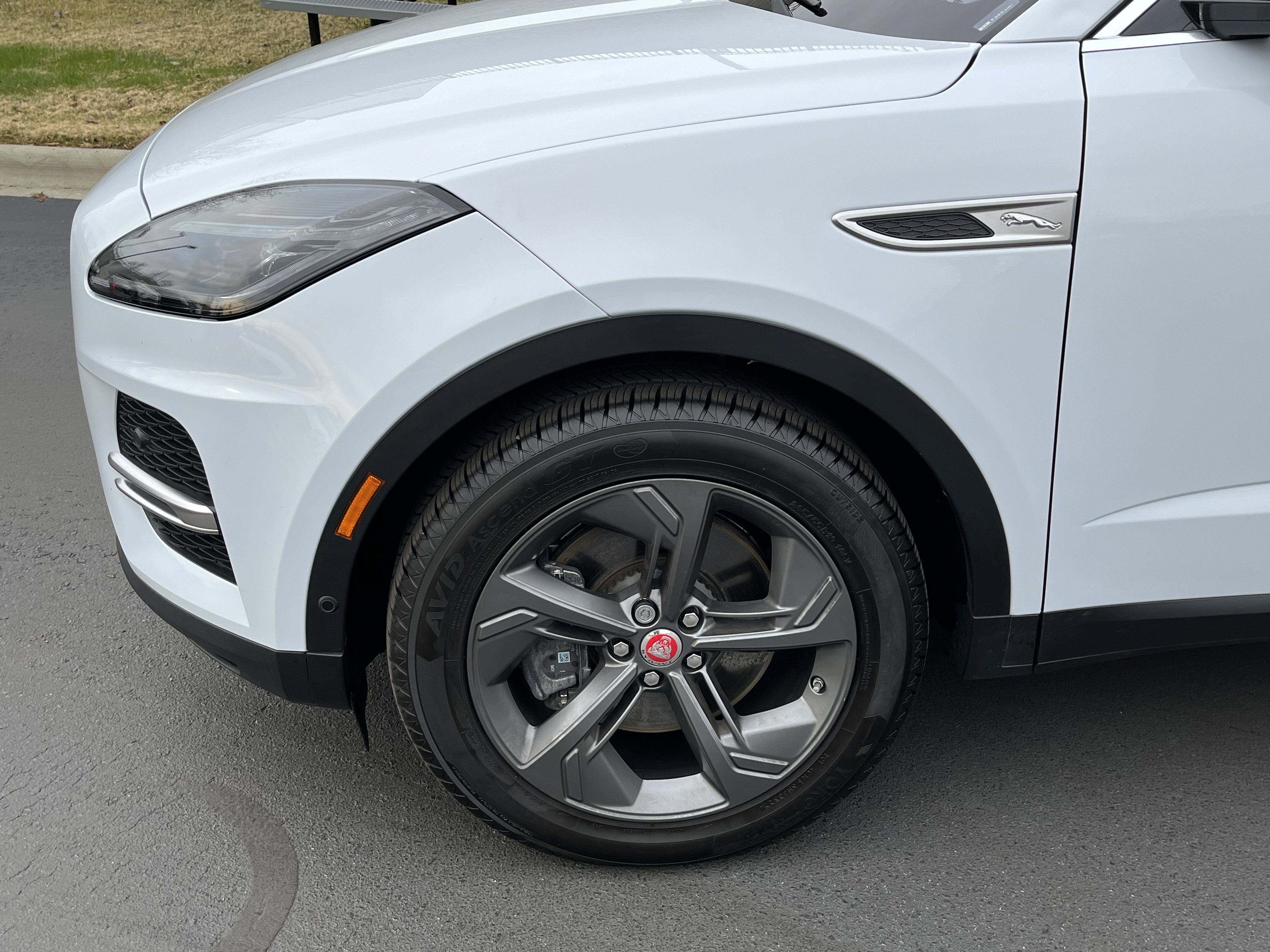 Used 2021 Jaguar E-PACE SE image 11