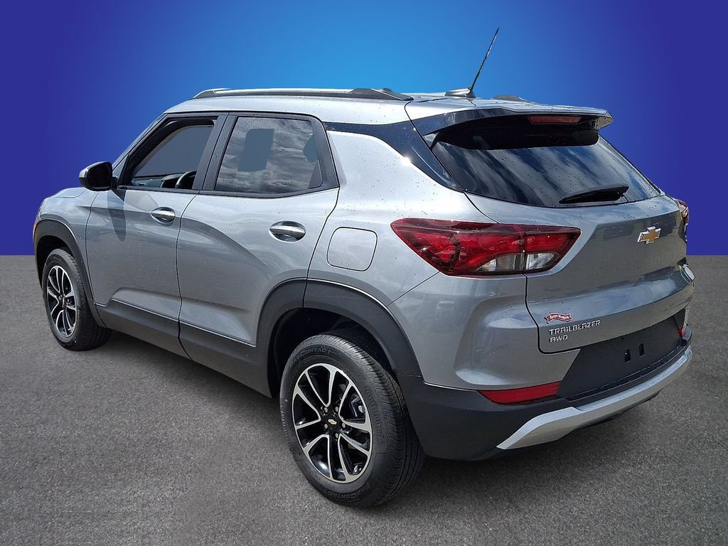 Used 2025 Chevrolet TrailBlazer LT AWD/4WD image 6