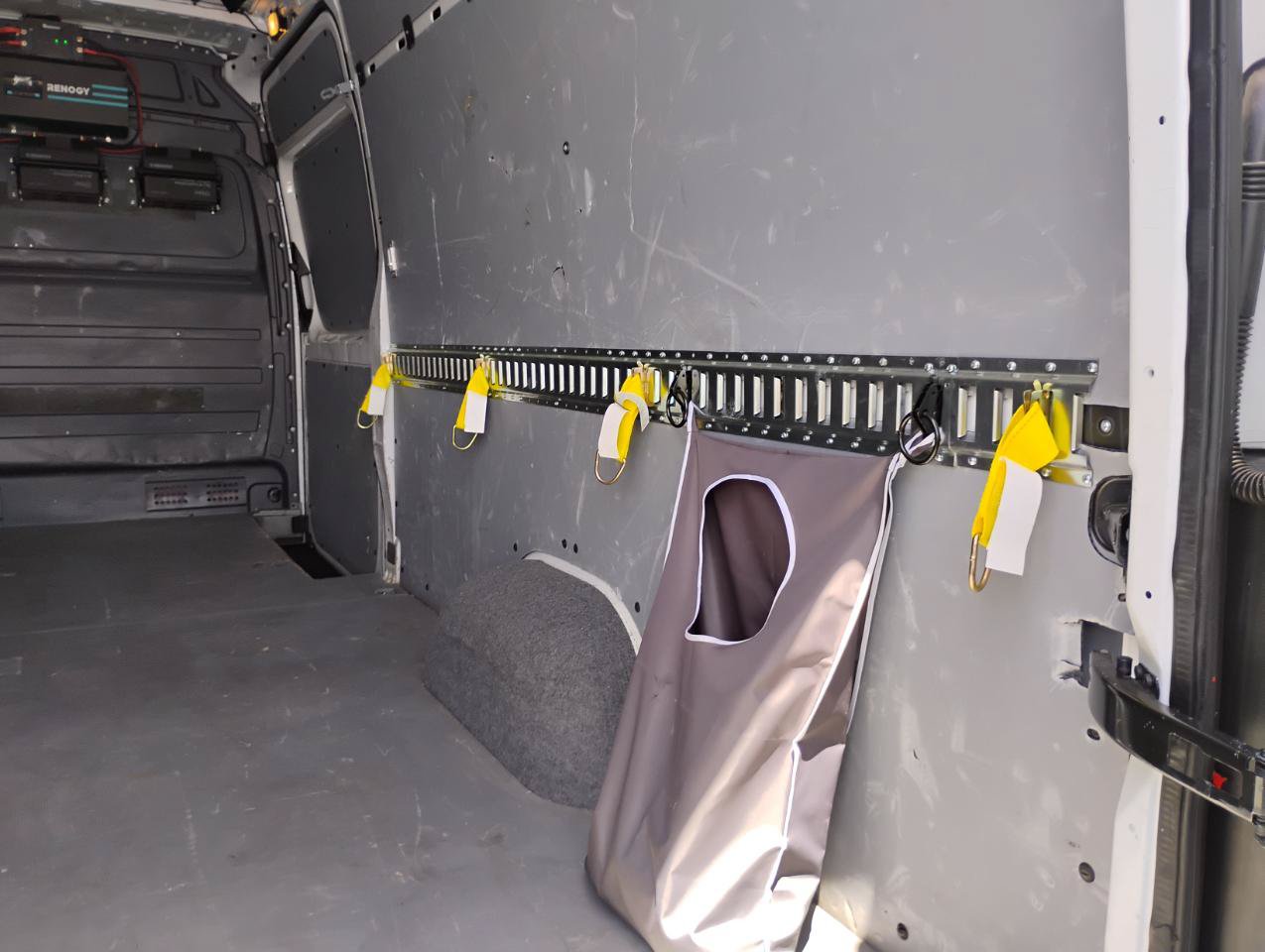Used 2017 Mercedes-Benz Sprinter 2500 w/ Driver Comfort Package image 31