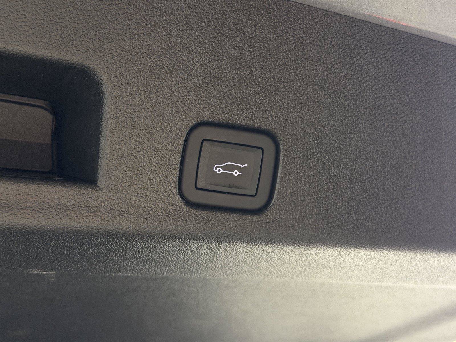 New 2026 GMC Acadia Elevation w/ Elevation Premium Package FWD image 18