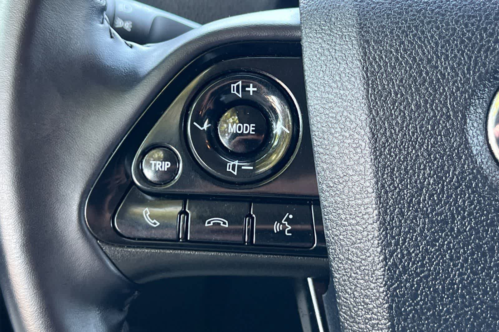 Used 2022 Toyota Prius Prime LE FWD image 30