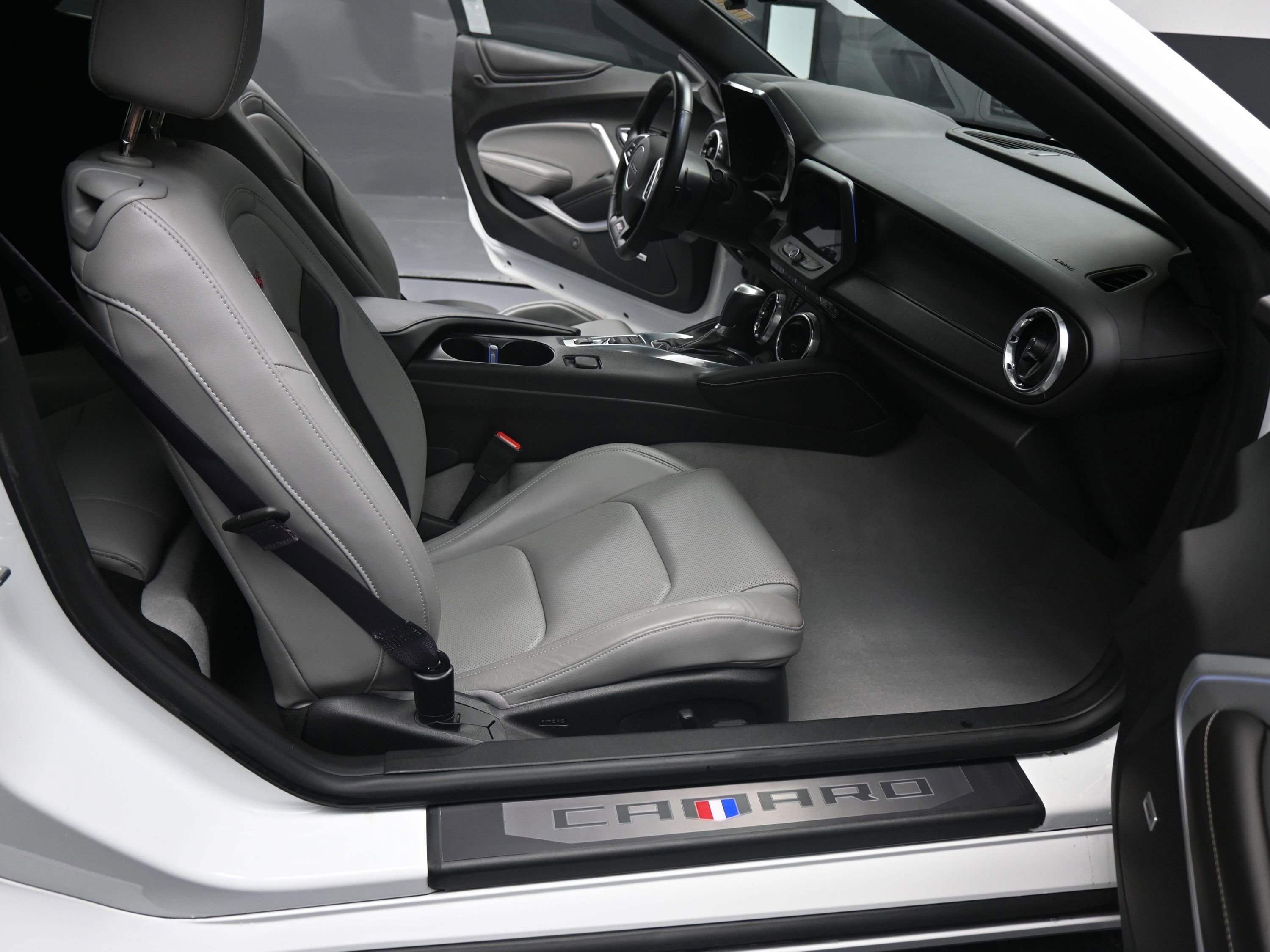 Used 2016 Chevrolet Camaro SS image 18