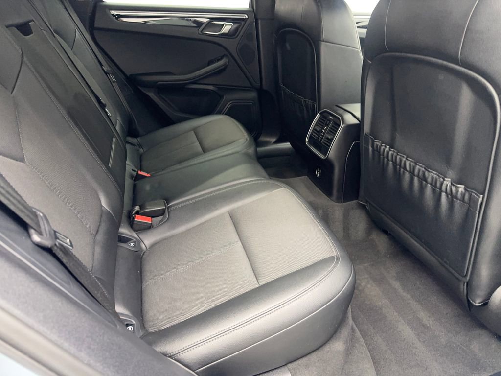 Used 2022 Porsche Macan AWD/4WD image 38
