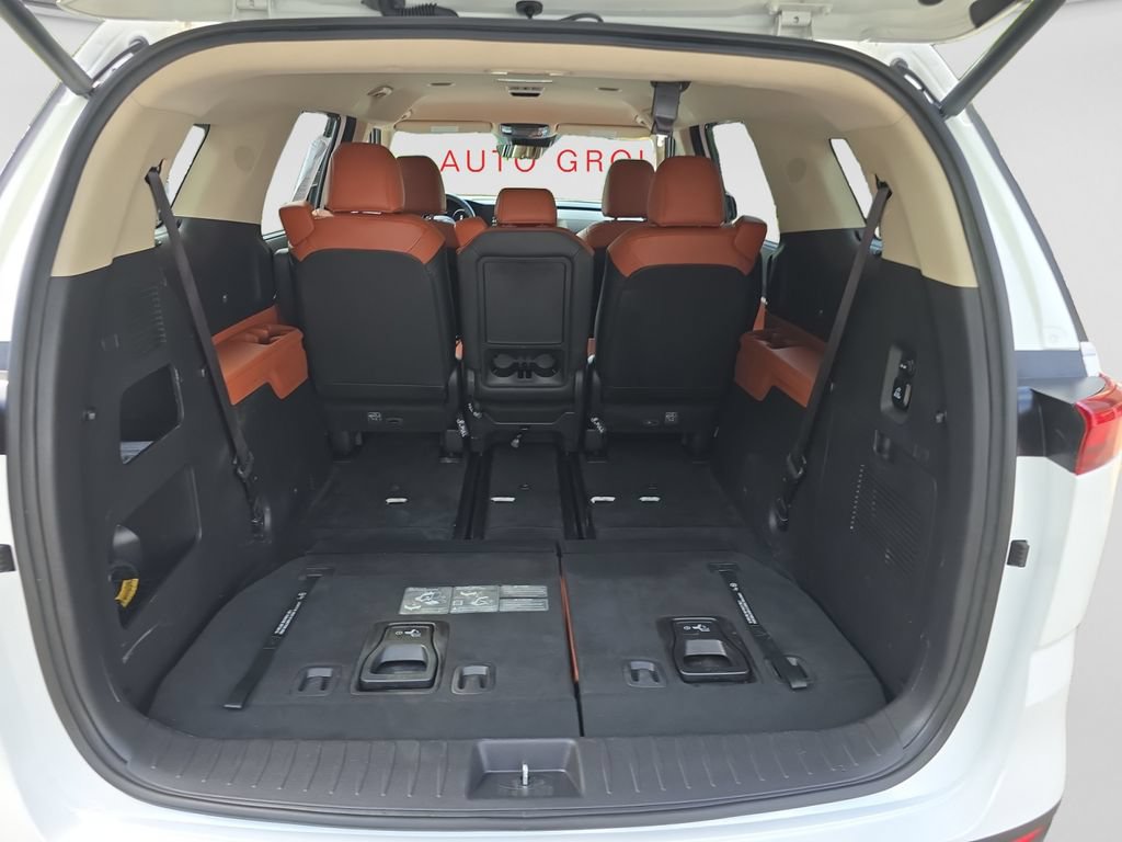 Used 2024 Kia Carnival SX FWD image 15