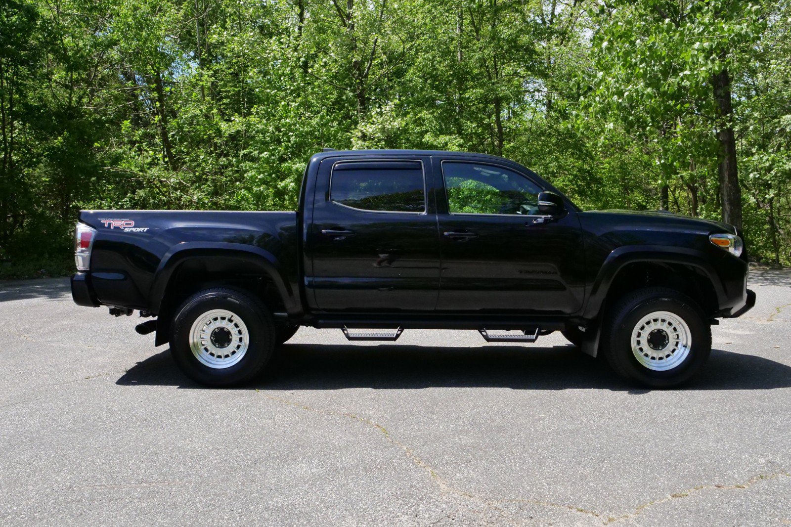 Used 2022 Toyota Tacoma TRD Sport AWD/4WD image 28