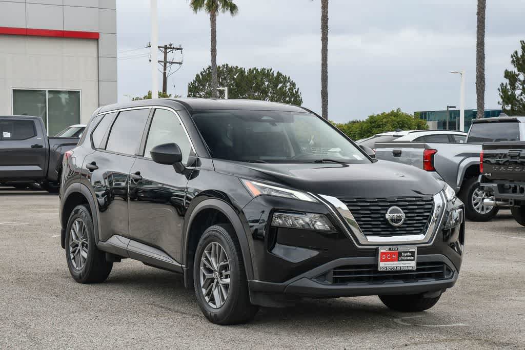 Used 2021 Nissan Rogue S FWD image 3
